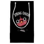 Spring Onion Funny Veggie Pun Dark BG Klein Cadeauzakje (Voorkant)