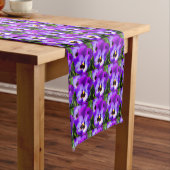 Spring Paarse Pansy Table Runner Korte Tafelloper (Voorbeeld)