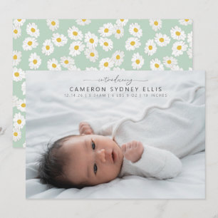 Spring Pastel Sage Green Daisies Baby Foto Birth Aankondiging