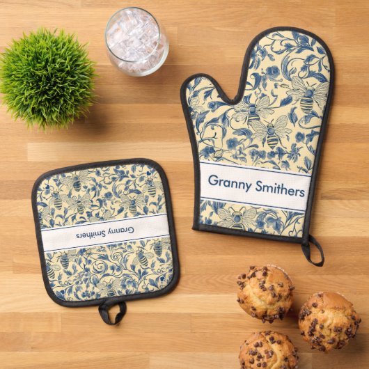 Spring Toile Oven Mitt & Pot Holder Set (Top down)