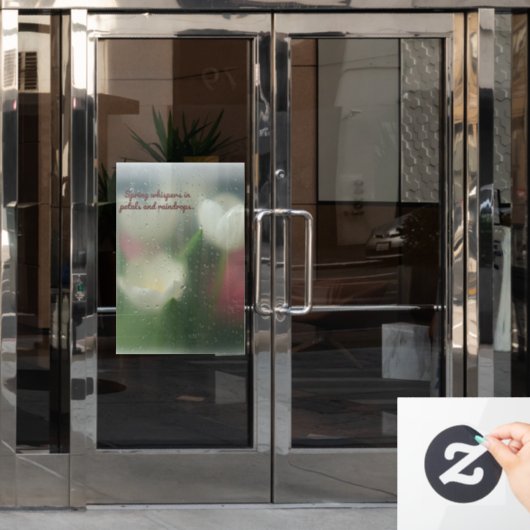 Spring Whispers in bloemblaadjes en regendruppels Raamsticker (Kantoordeur)