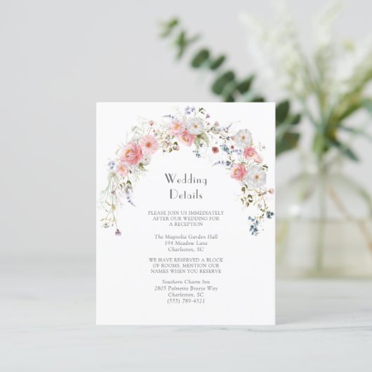 Spring Wildflowers Arch Roze Witte Trouwdetails (Staand voorkant)