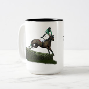 springen paard jockey in groene koffie Mok