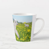 Springende Lammeren Pasen Latte Mok (Rechts)