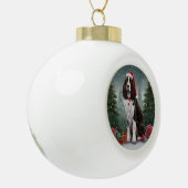 Springer Spaniël Hond in Sneeuw Kerstmis Keramische Bal Ornament (Links)