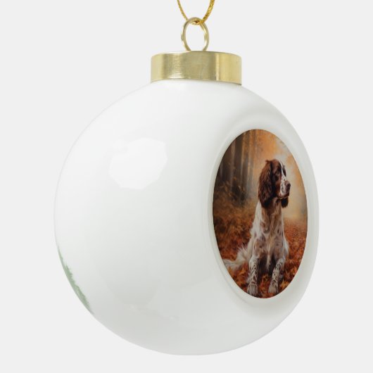 Springer Spaniël in Herfstbladeren Herfst Inspire Keramische Bal Ornament (Links)
