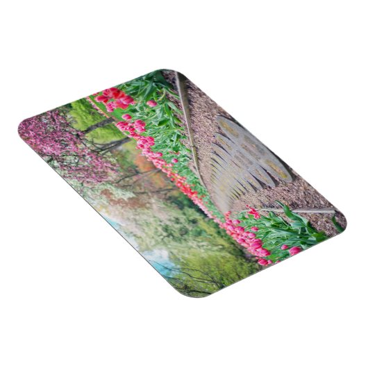 Springtime Flowers Along Stone Walkway Magneet (Rechterzijde)