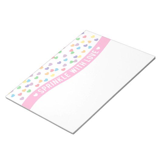 Sprinkle met liefdeskleurige harten notitieblok (Schuin)