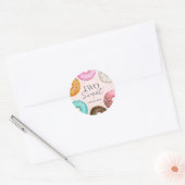 Sprinkled Donut 2e Verjaardagsfeestje Favor Ronde Sticker (Envelop)