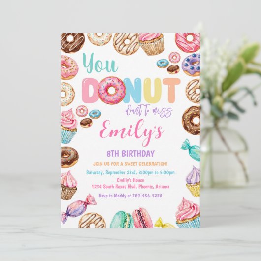 Sprinkled Donut Birthday Party for Girl Invitation Kaart (Staand voorkant)