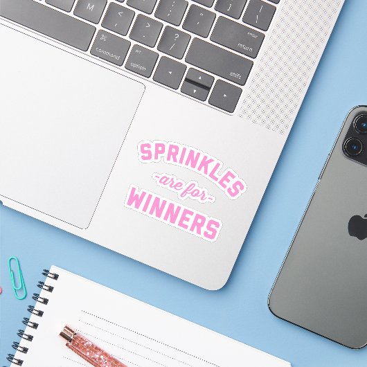 Sprinkles is voor winnaars grappige prijsopgave sticker (Laptop met iPhone)