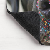 Sprinkles op een zwarte Labrador Retriever neus Muismat (Hoek)