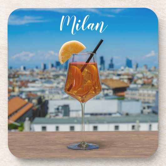 Spritz-cocktail op een tafel met uitzicht van Mila Bier Onderzetter (Voorkant)
