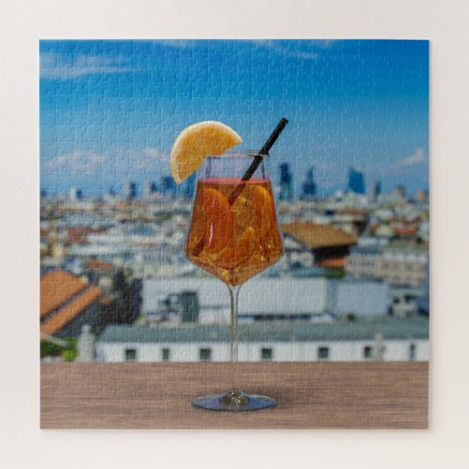Spritz-cocktail op een tafel met uitzicht van Mila Legpuzzel (Verticaal)