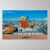 Spritz-cocktail op een tafel met uitzicht van Mila Poster (Voorkant)
