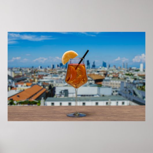 Spritz-cocktail op een tafel met uitzicht van Mila Poster (Voorkant)