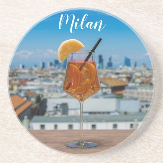 Spritz-cocktail op een tafel met uitzicht van Mila Zandsteen Onderzetter (Voorkant)