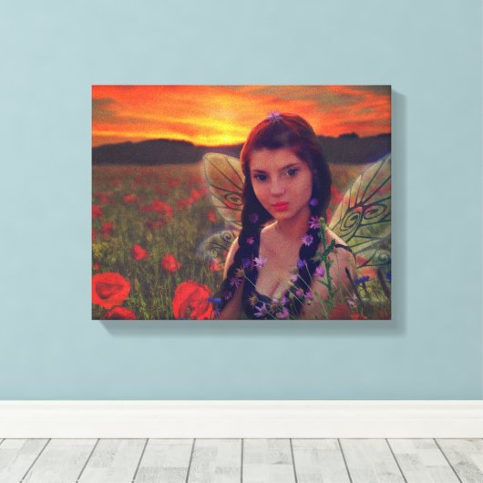 Sprookje bij zonsondergang in een veld van klaproz canvas afdruk (Insitu (Houten vloer))