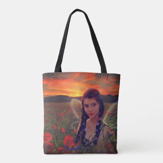Sprookje bij zonsondergang in een veld van klaproz tote bag (Achterkant)