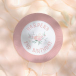 Sprookje Bloemen Roze Meisje Verjaardagsfeest Papieren Bordje<br><div class="desc">Voeg wat plezier toe aan je verjaardagsfeestje met deze papieren borden! Gemaakt om te passen bij ons Butterfly Fairytale Floral Girl Birthday Party collectie, dit ontwerp is voorzien van een klassieke sprookjesachtige typografie en waterverf bloemboeket. Klik op "Personaliseer deze sjabloon" en vul de vakjes in die je bij je gegevens...</div>