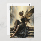 Sprookje in een zwart en gouden jurk zittend op ee briefkaart (Voorkant / Achterkant)