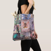 Sprookjes Collage door Molly Harrison Tote Bag (Dichtbij)