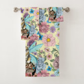 Sprookjesachtige Pastel Gestreepte Fee Kat Bloemri Bad Handdoek (Insitu)
