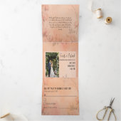 Sprookjesachtige Tuin Sparkle Wedding Blush Roos Drieluik Uitnodiging (Binnen)