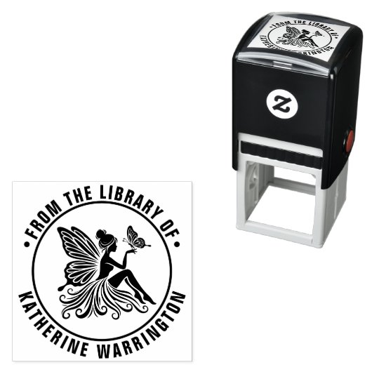 Sprookjesfee met vlinder bibliotheek boeknaam zelfinktende stempel (In situ)
