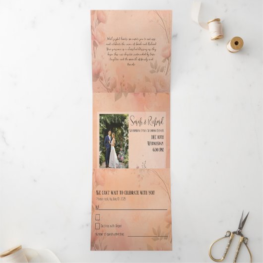 Sprookjestuin Bruiloft Roze Roos Drieluik Uitnodiging (Binnen)