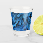 Spruce takken bedekt met sneeuw en vorst shot glas (Voorkant)