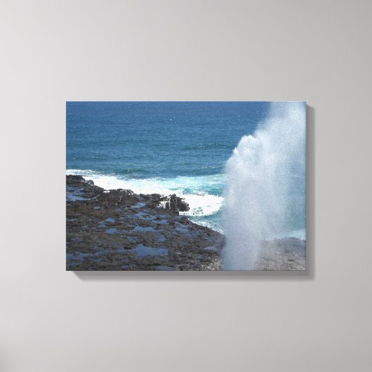 Spuitende Hoorn in Kauai, Hawaii Canvas Afdruk (Voorkant)