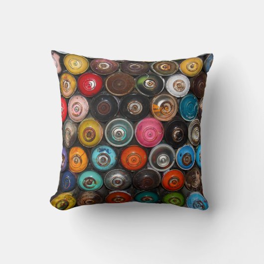 Spuitverfblikjes, graffiti, kussen (Voorkant)