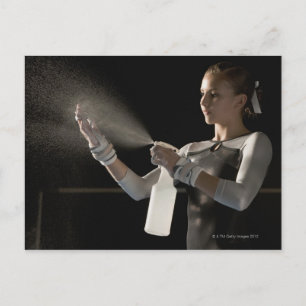 Spuitwater met gymnast op handen briefkaart