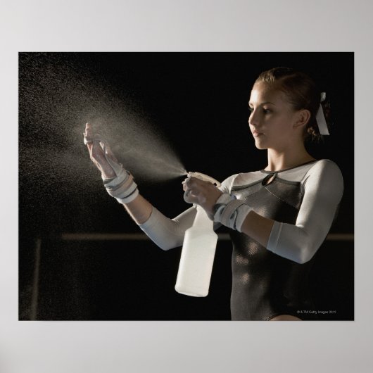 Spuitwater met gymnast op handen poster (Voorkant)