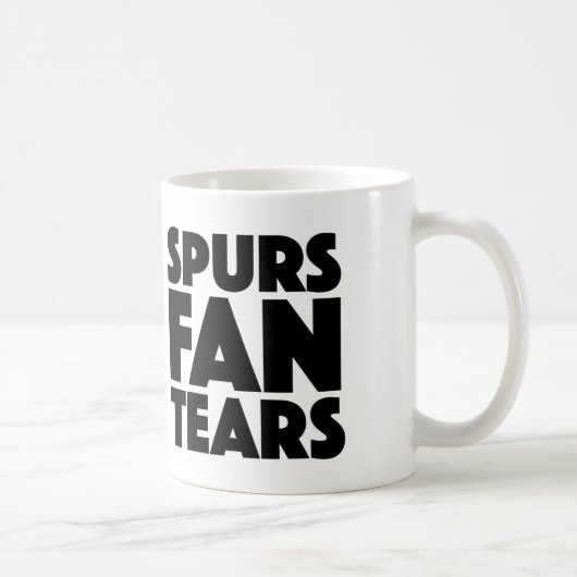 Spurs Fan Tears Mok for Arsenal Fans (Rechts)