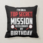 Spy Birthday Party Theme Top Secret Mission Kussen<br><div class="desc">Ons T-shirt voor de verjaardag van de geboorte is het ideale shirt voor de fans van het kind feest. Grote kleding voor elke verjaardag</div>