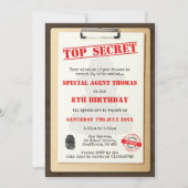 Spy themed verjaardagsfeestuitnodiging kaart (Voorkant)