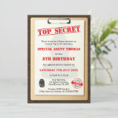 Spy themed verjaardagsfeestuitnodiging kaart (Staand voorkant)