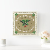 Square aardbery Clock Loden Green Background Vierkante Klok (Huis)