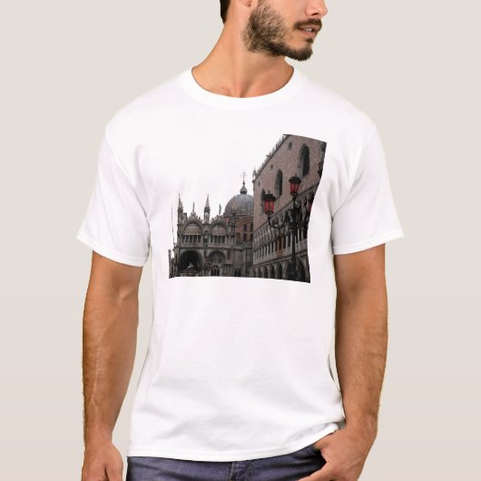 Square & Basilica of St Mark T-shirt (Voorkant)