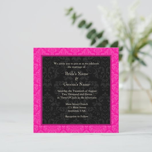 Square Hot Pink Damask Monogram Weddenschap Kaart (Staand voorkant)