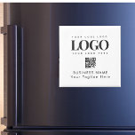 Square Magnet voeg de Van de Bedrijfs Douane Code<br><div class="desc">Bevorder uw bedrijf met deze coole magneet,  met aangepaste logo,  QR-code en tekst. Voeg je gegevens eenvoudig toe door op de optie 'personaliseren' te klikken.</div>