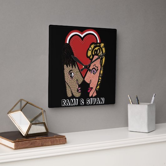 Square Pop Art Couple Clock met aangepaste namen Vierkante Klok (Kantoor)