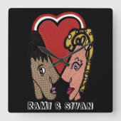 Square Pop Art Couple Clock met aangepaste namen Vierkante Klok (Voorkant)