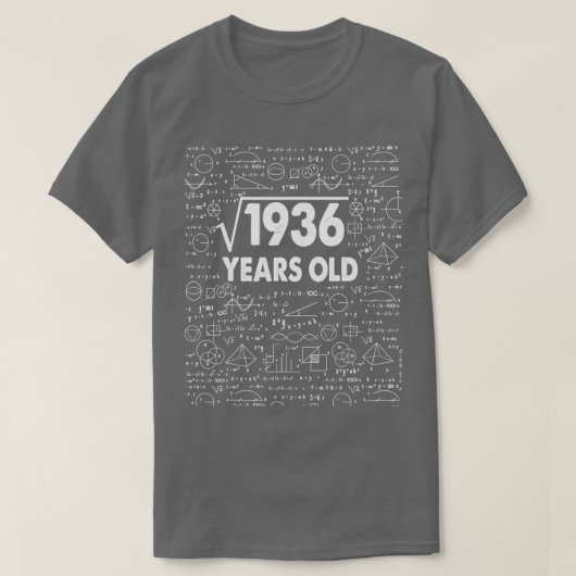 Square Root of 1936 44th Birthday 44 Years Old Mat T-shirt (Design voorkant)