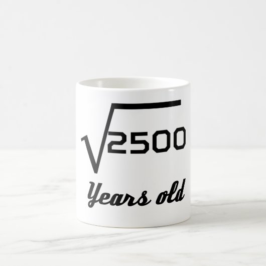 Square Root van 2500 50 jaar oud Koffiemok (Center)