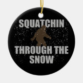 Squatchin through the Snow Sasquatch Ornament (Voorkant)