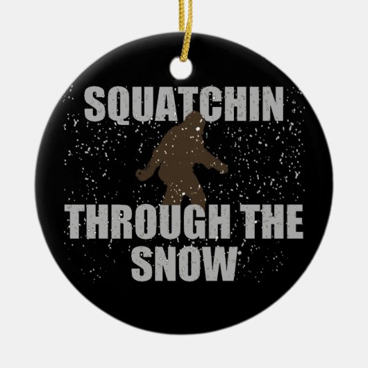 Squatchin through the Snow Sasquatch Ornament (Voorkant)