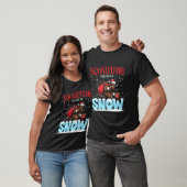 Squatching Door de Sneeuw Kerstmis Bigfoot Fun T-shirt (Unisex)